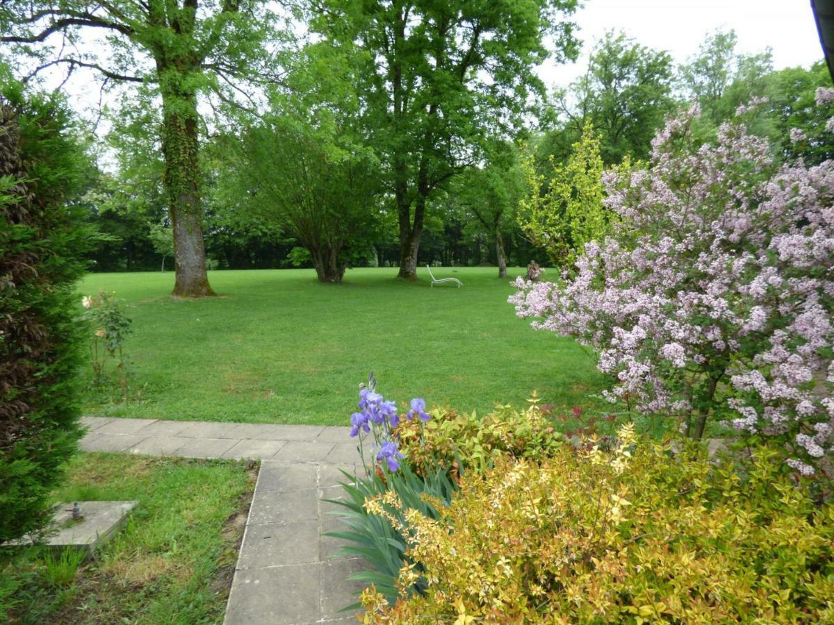 La Ferme D'Aristide Bed & Breakfast Saillenard Bagian luar foto